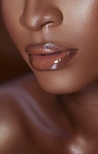 glossy lips